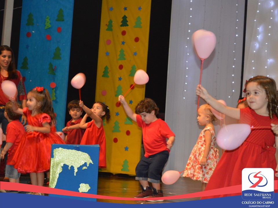 Apresentações de Natal do Maternal e Infantil IA, IC e ID